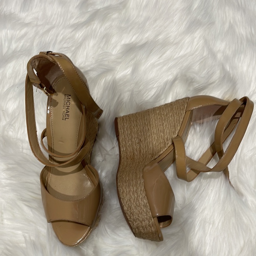 MICHAEL KORS GABRIELLA NUDE CRISS CROSS ESPADRILLE WEDGES SIZE 7 US WOMEN.